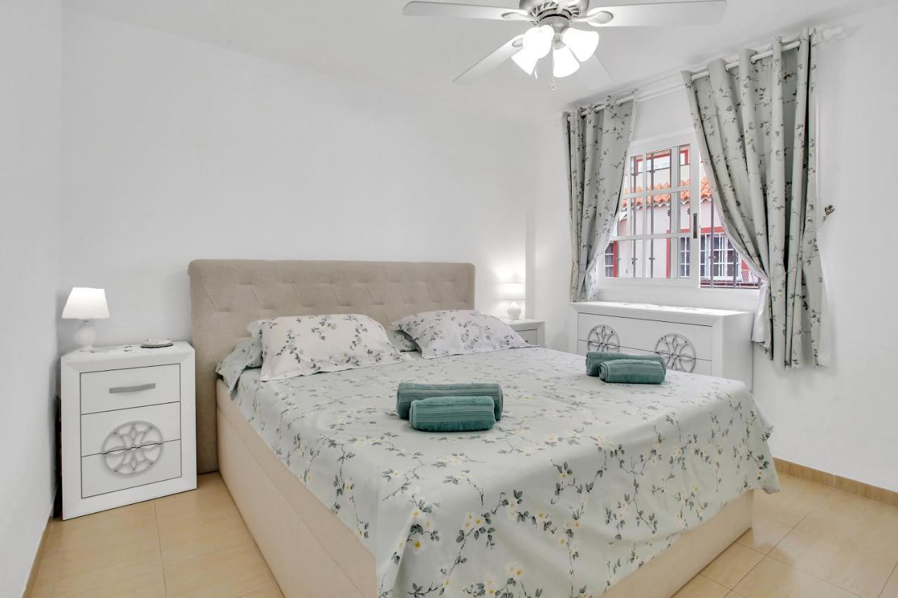 Top Floor, Sea View, Huge Terrace, Heated Pool, Garage Лос Кристианос Экстерьер фото
